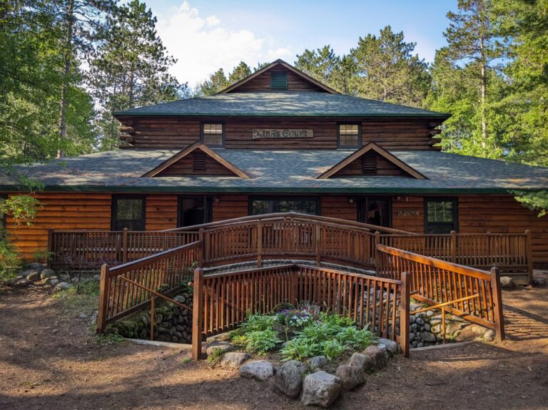 King's Court Story Book Lodge